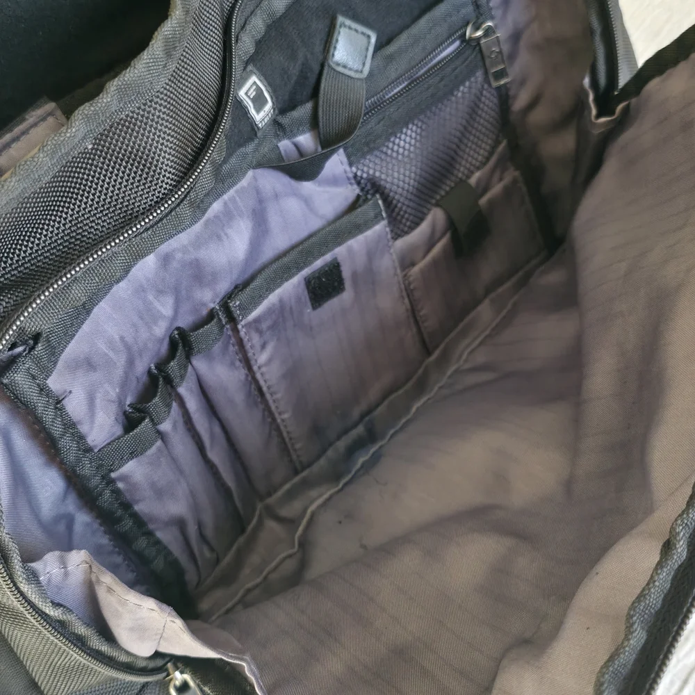 Samsonite Black Laptop Bag Messenger Travel Business Shoulder Zip Compartments